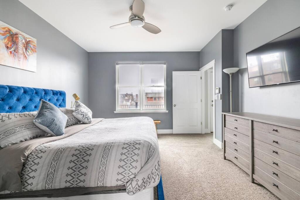 Stadiumview Villa: Pet-Friendly 4BR with City Vistas Pittsburgh Exterior photo