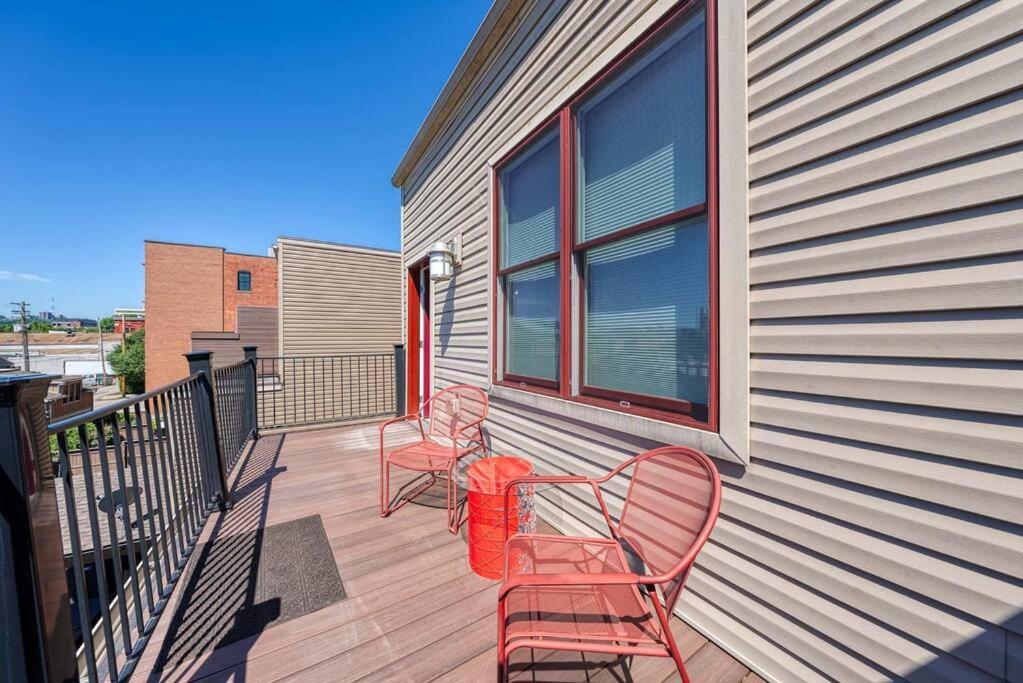 Stadiumview Villa: Pet-Friendly 4BR with City Vistas Pittsburgh Exterior photo